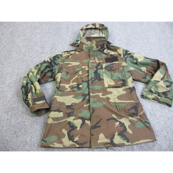 Vintage US Army Cold Weather Field Jacket Mens Medium Woodland Camo Hooded M-65
